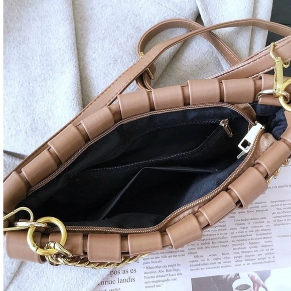 New!Black SOFT VEGAN LEATHER WOVEN WEAVED SHOULDER BAG - Picture 3 of 4